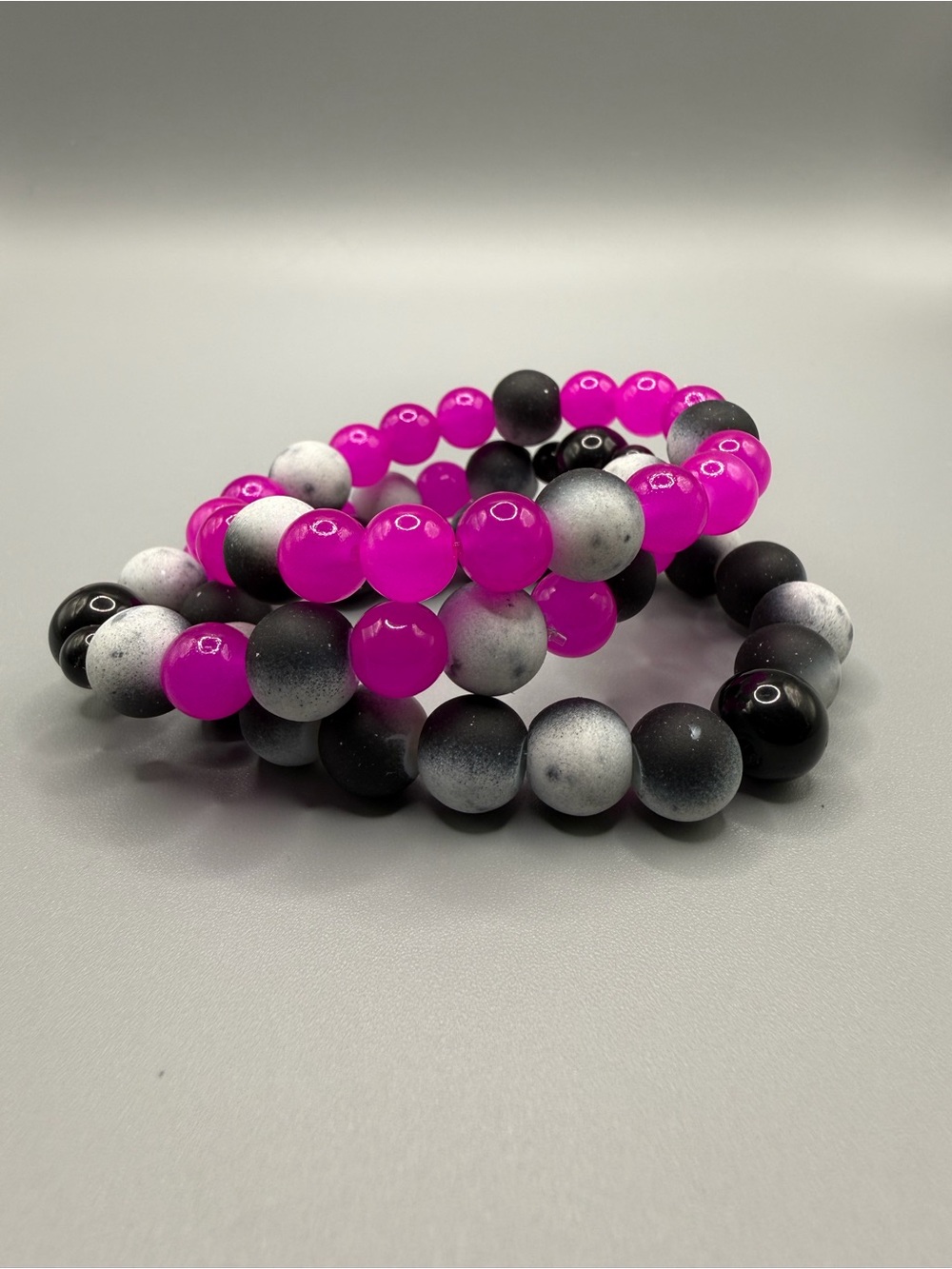 Bead Stretch Bracelet Set - Hot Pink, Black & Speckled Gray - Handmade #B0702C - Picture 3 of 12